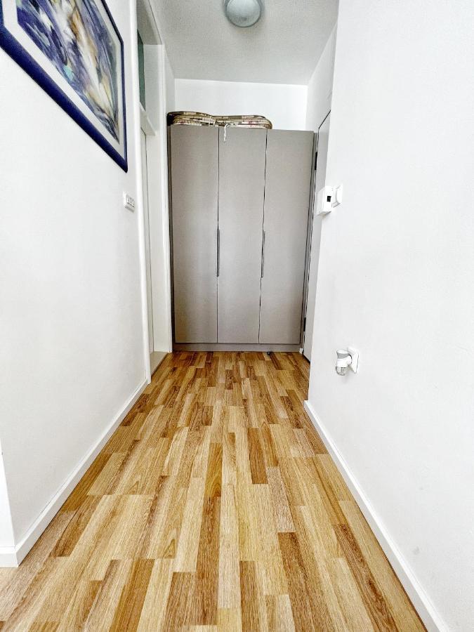 Studio Apartma Pag Blue Ocean 1 With Sea View Pag Town Bagian luar foto