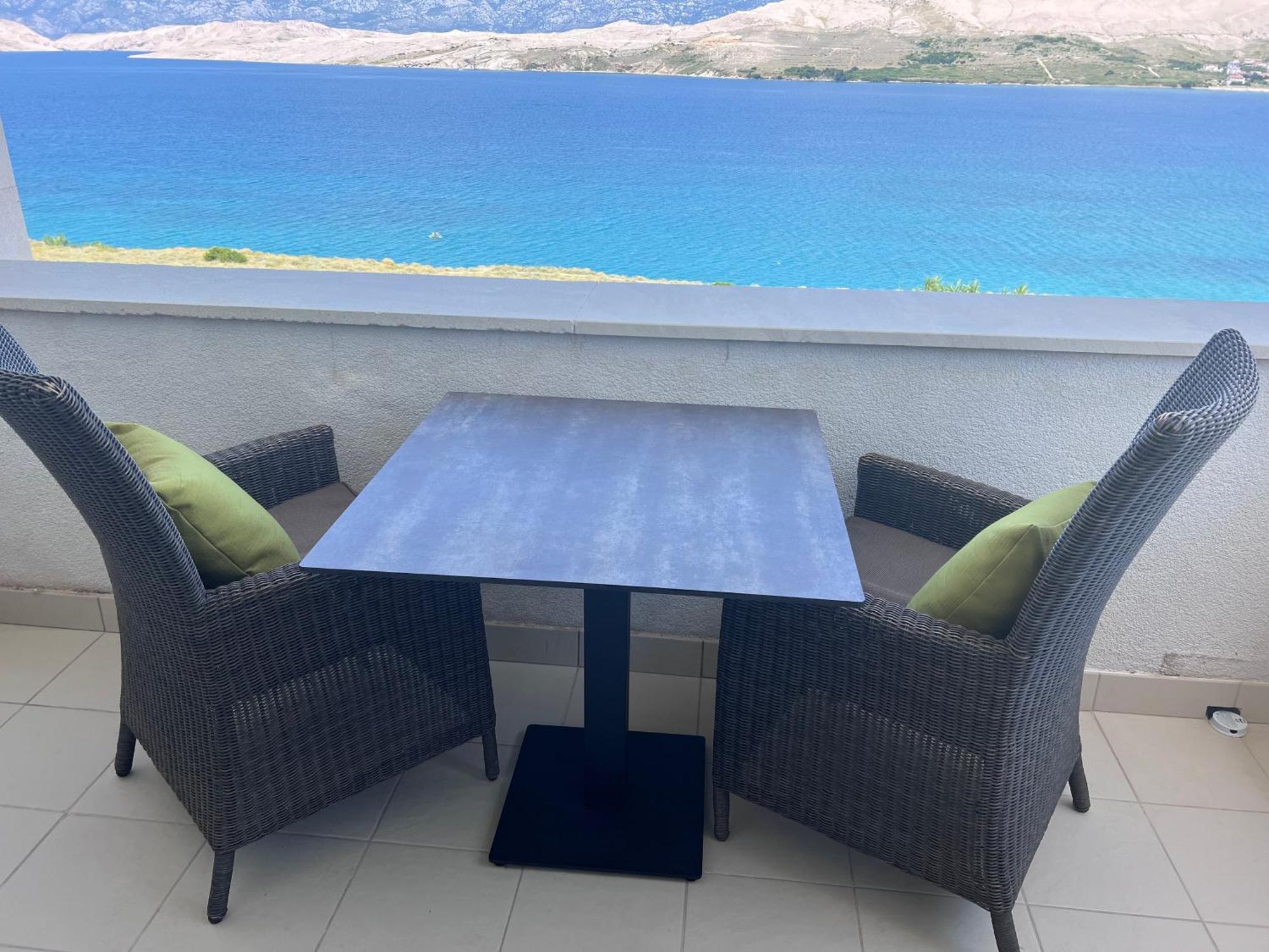 Studio Apartma Pag Blue Ocean 1 With Sea View Pag Town Bagian luar foto
